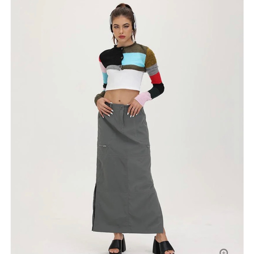 Long green cargo skirt